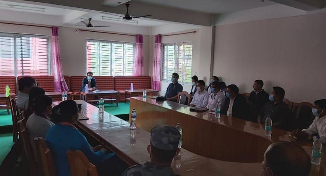 रुकुममा पत्रकार र सूचना अधिकारीबीच छलफल  